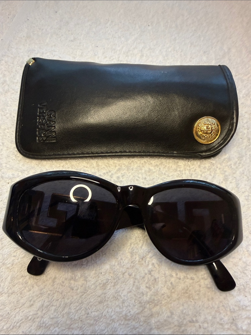 Gianni Versace Unisex vintage Gureka MOD T24 Sunglasses with Medusa Case